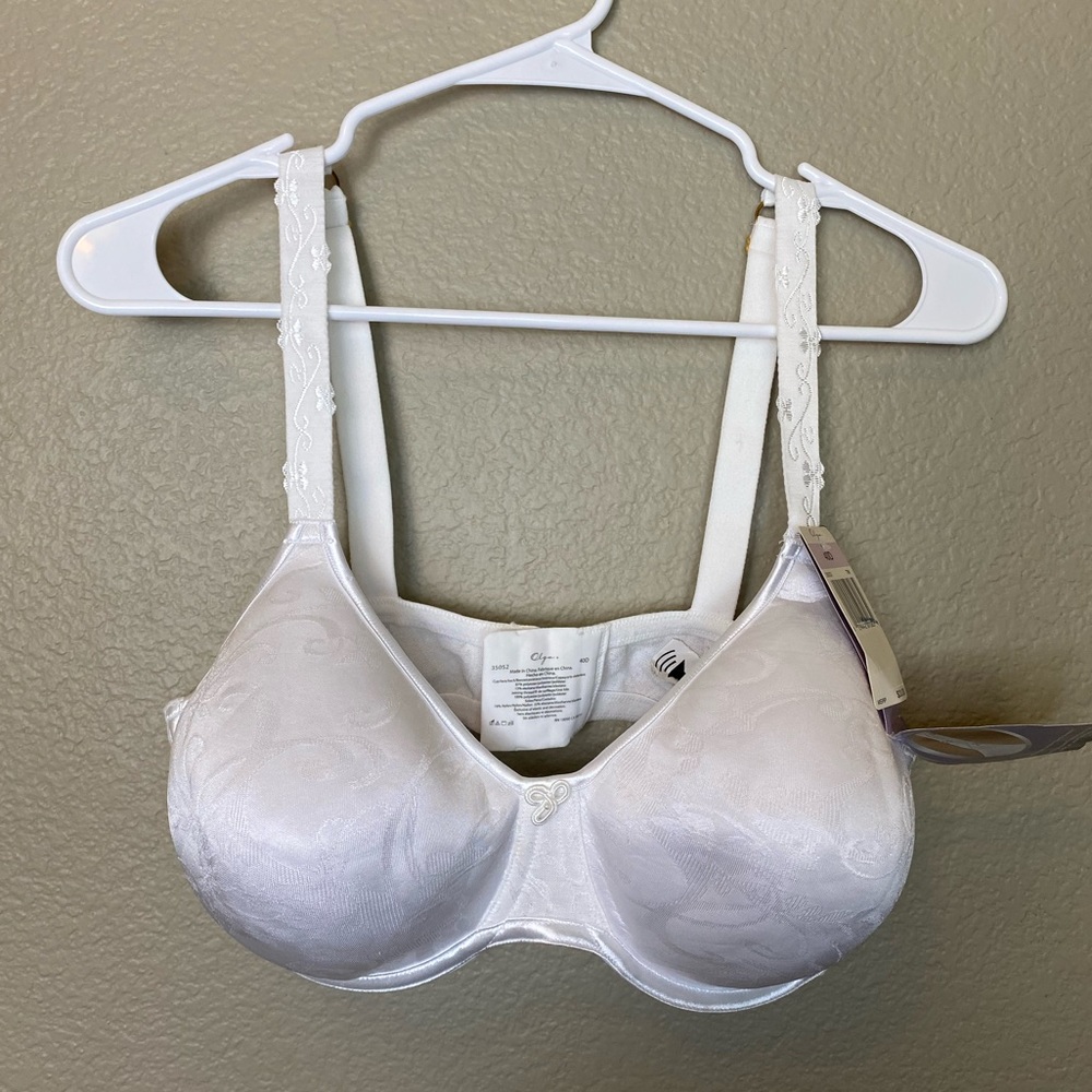 NWT Olga Curves Satin Jacquard Contour Lined Bra